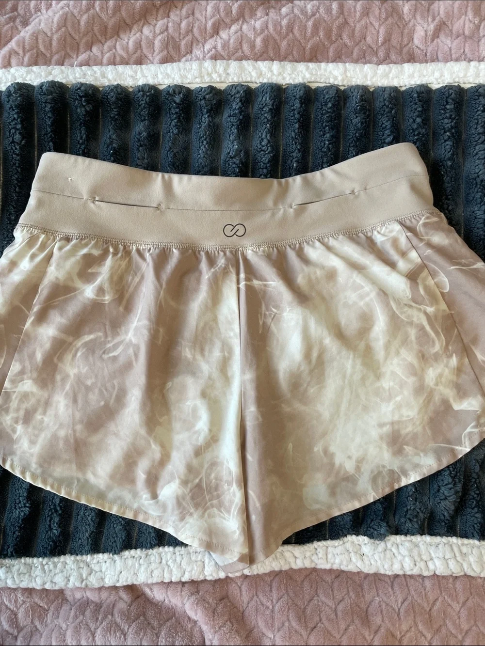 Calia Kick It Up Shorts Sacred Smoke Sandstone Tan Performance Athletic Medium